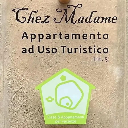 Chez Madame フェラーラ