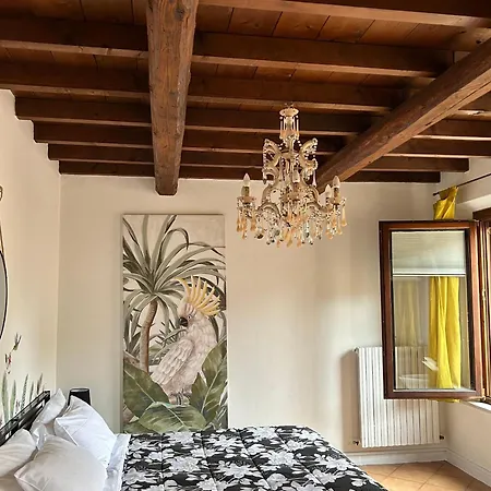 Chez Madame بيت ضيافة فيرّارا